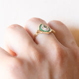 Anello a navette vintage in oro giallo e bianco 18K con smeraldi e diamanti, anni ‘60