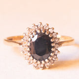 Anello a margherita vintage in oro giallo e bianco 9K con zaffiro (1ct ca.) e diamanti (0.20ctw ca.), anni ‘60/‘70