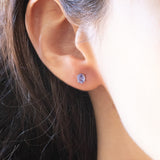 Orecchini punto luce vintage in oro bianco 9K con tanzaniti