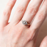 Anello vintage a margherita in oro giallo e in oro bianco 14K con diamanti di taglio brillante (0.35ctw ca.), anni '60