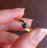 Anello vintage in oro giallo 18K con zaffiro, anni ‘60