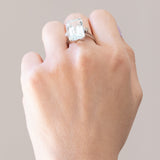 Anello vintage in oro bianco 18K con acquamarina (9ct ca.) e diamanti (0.05ctw ca.), anni ‘60/‘70