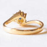 Anello a margherita vintage in oro giallo 18K con zaffiro (0.06ct ca.) e diamanti (0.09ctw ca.), anni ‘60/‘70