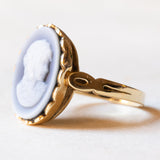 Anello vintage in oro giallo 14K con cammeo su agata, anni ‘60