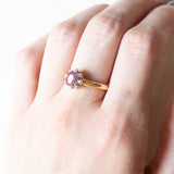 Anello a margherita vintage in oro giallo e bianco 18K con rubino e diamanti (0.06ctw ca.), anni ‘70