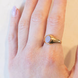 Anello antico da sigillo inglese in oro giallo 18K con agata, anno 1896