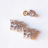 Orecchini moderni a forma di farfalle in oro bianco 9K con diamanti di taglio brillante (0.16ctw ca.)