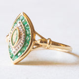 Anello a navette vintage in oro giallo e bianco 18K con smeraldi e diamanti, anni ‘60