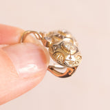 Orecchini antichi in oro giallo e in oro bianco 18K con diamanti (centrali 0.40ctw ca.), anni ‘30/‘40