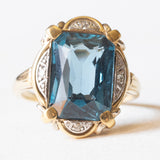 Anello vintage in oro giallo e in oro bianco 14K con spinello sintetico (6.50ct ca.) e diamanti, anni ‘80