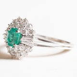 Anello a margherita+ballerina vintage in oro bianco 14K con smeraldo (1ct ca.) e diamanti (1.14ctw ca.), anni ‘60/‘70