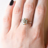 Anello a fiore vintage in oro bianco 9K con topazi verde chiaro, anni ‘80