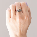 Anello solitario antico in oro tricolore 18K con diamante di taglio vecchio (0.15ct ca.), anni '40