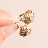 Orecchini antichi in oro giallo e in oro bianco 18K con diamanti (centrali 0.40ctw ca.), anni ‘30/‘40