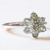 Anello a fiore vintage in oro bianco 9K con topazi verde chiaro, anni ‘80