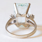Anello vintage in oro bianco 18K con acquamarina (9ct ca.) e diamanti (0.05ctw ca.), anni ‘60/‘70