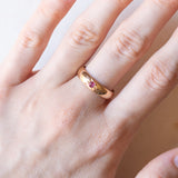 Anello gypsy vintage in oro giallo 14K con rubino sintetico, anni ‘40