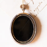 Pendente antico in oro giallo 14K e argento con micromosaico su onice rappresentante il Pantheon e con diamante di taglio rosetta (0.50ct ca.), seconda metà dell’800