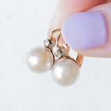 Orecchini antichi in oro giallo e in oro bianco 18K con perle bianche e diamanti di taglio rosetta, anni ‘10/‘20