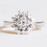 Anello vintage a margherita in oro bianco 14K con diamanti (0.50ctw ca.), anni ‘60