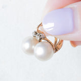 Orecchini antichi in oro giallo e in oro bianco 18K con perle bianche e diamanti di taglio rosetta, anni ‘10/‘20