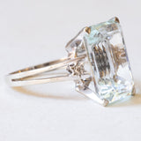 Anello vintage in oro bianco 18K con acquamarina (9ct ca.) e diamanti (0.05ctw ca.), anni ‘60/‘70