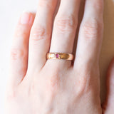 Anello gypsy vintage in oro giallo 14K con rubino sintetico, anni ‘40