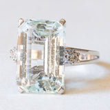 Anello vintage in oro bianco 18K con acquamarina (9ct ca.) e diamanti (0.05ctw ca.), anni ‘60/‘70