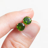 Orecchini punto luce in oro giallo 9K con cromodiopsidi