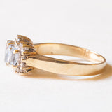 Anello vintage in oro giallo e bianco 10K con spinelli azzurri sintetici (1ctw ca.) e diamanti, anni ‘70/‘80