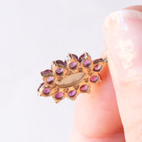 Collana con catenina in oro giallo 9K e con ciondolo in oro giallo 9K con opale e rubini sintetici, anni ‘80/‘90