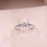 Anello solitario in oro bianco 14k con diamante (0,23ctw), anni '70