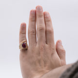 Anello da uomo vintage in oro 18K con rubino cabochon e diamanti, anni '60