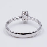 Solitario con diamante taglio goccia (0.38 ct) in oro bianco 18k
