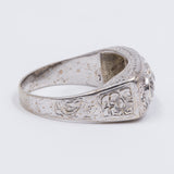 Anello trilogy antico in platino con diamanti di taglio vecchio (0.50ctw ca.), anni '40