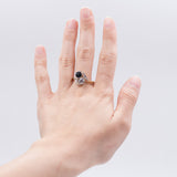 Bague Liberty contrarier en or 18 carats avec diamant (0,70 ct) et saphir, années 1920/1930