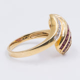 VINTAGE RING IN 18K GOLD WITH RUBIES (1.50CTW CA.) AND DIAMONDS (0.20CTW CA.), 1970s