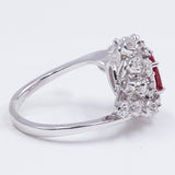 Anello in oro bianco 18k con rubino centrale (1ct) e diamanti taglio brillante (1.46ct)
