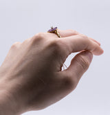 18K gold ring with engraved amethyst and diamond