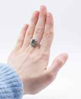 Nouvelle bague en or blanc 18 carats avec émeraude (1,19 ct) et diamants (0,80 ct)