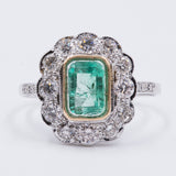 Nouvelle bague en or blanc 18 carats avec émeraude (1,19 ct) et diamants (0,80 ct)