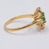 Anello vintage a margherita in oro 18K con smeraldo e diamanti (0.24ctw ca.), anni '70