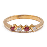 Anello vintage in oro giallo 18k con rubini e diamanti (0.10ct), anni '70