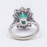 Anello in oro bianco 18k con smeraldo centrale e diamanti (1.3ct) , anni 50/60