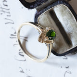 Anello vintage in oro 8K con cromodiopside verde e diamanti, anni '70/'80