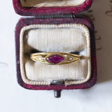 Anello vintage in oro 18K con rubino e diamanti, anni '60