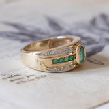Anello a fascia vintage in oro 14K con smeraldi e diamanti, anni '60