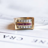 18K gold ring with diamonds (0.25ctw approx.) And rubies, 1940s