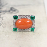 Anello Art Déco in oro bianco 18K con corallo, smeraldi e diamanti, anni '30 - Antichità Galliera