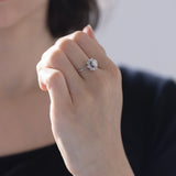 Anello vintage in oro bianco 18K con diamanti (centrale di 0.40ct ca.), anni '60